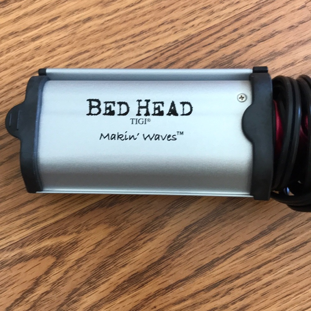 Bed head making waves hot tool